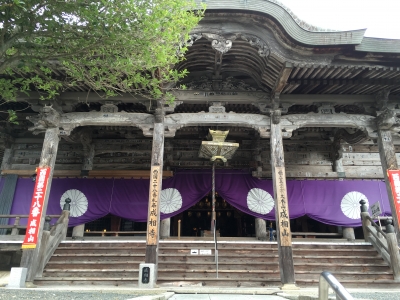 成相寺 本堂