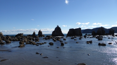 橋杭岩