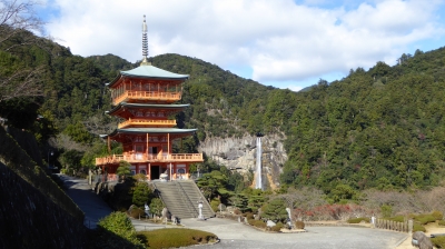 三重塔と那智の滝