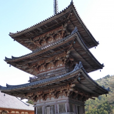壷阪寺 三重塔