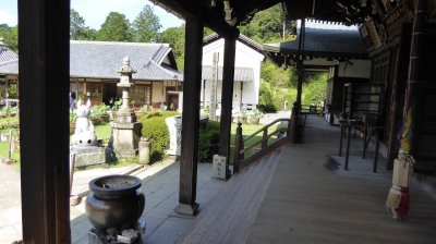 三室戸寺 本堂と納経所