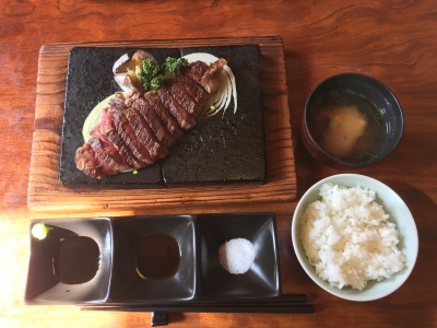 溶岩焼ステーキ