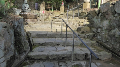 菩提寺 手水所と階段
