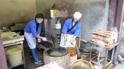 草餅つき