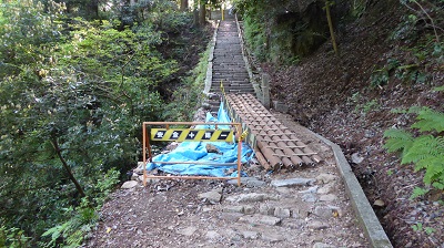 04056_施福寺道修繕中