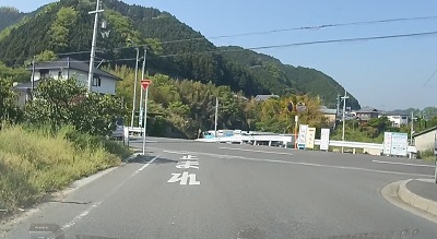 20180428082853_突き当り左折