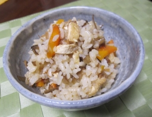 デ・べっそ ごぼう茶 炊き込みご飯
