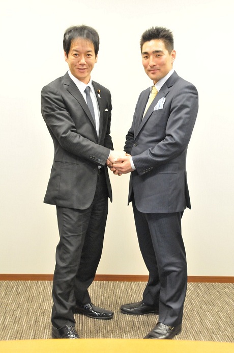 義家弘介先生と大畑慶高.jpg