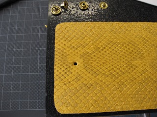 スナップボタン