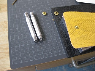 スナップボタン