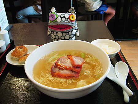 チャーシュー麺と餃子のセット