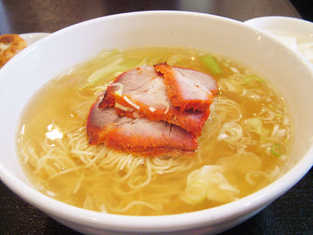 チャーシュー麺と餃子のセット