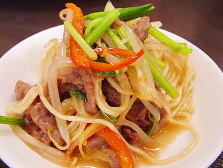 牛肉のねぎ・ショウガ風味ローメン