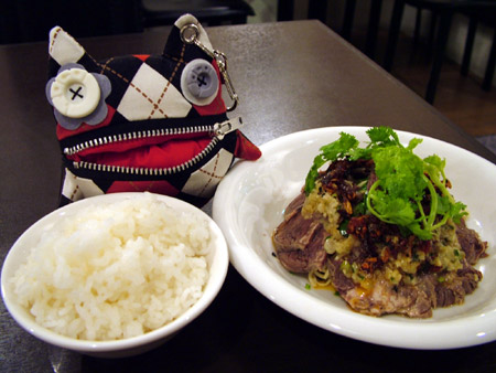 牛スネ肉の薬膳煮