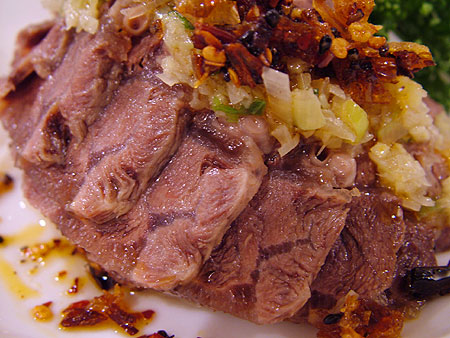 牛スネ肉の薬膳煮