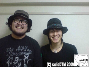 パーソナリティ社長とツーショット