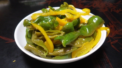 万願寺唐辛子とカラーピーマンの炒め物