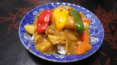 140905カレーライスにカラーピーマンをトッピング