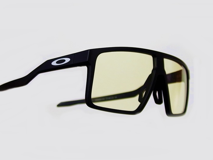 PLAY BACK〕OAKLEYゲーミンググラス”HELUX”】 | HAYASHI-MEGANE BLOG(2) 