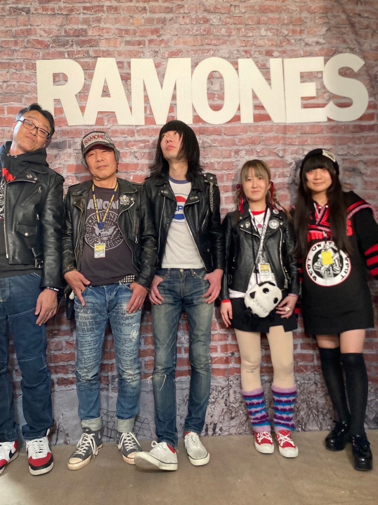 ラモーンズ RAMONES 最後のツアーパンフ 全員直筆サイン入り （Ramones 