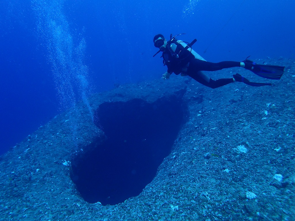 素晴らしいダイバーと素晴らしいグアムのブルーホール Go Dive Guam