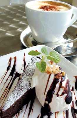 カフェデザインロゴデザイン看板デザインカフェ空間デザインおしゃれカフェダイニングバー神奈川県川崎市麻生区新百合ヶ丘