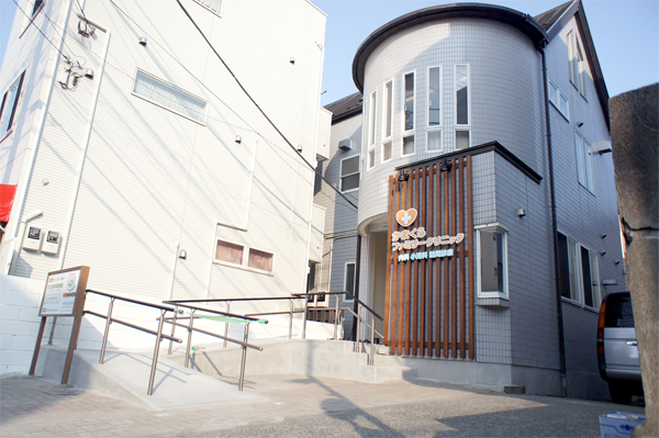 デザイン看板ビフォーアフターかまくら病院看板デザイン