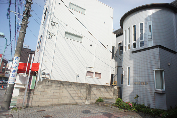 デザイン看板ビフォーアフターかまくら病院看板デザイン