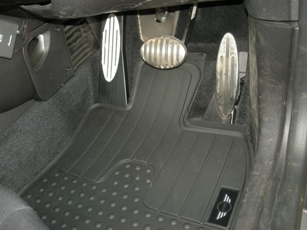 R56 ミニクーパーS のフロアマットを交換してみました！ ミニクーパーＳ