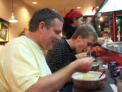 日本のラーメン屋もあり、カナダ人にも大人気