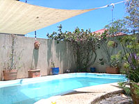 cairns share house pool