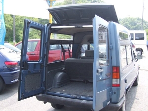 ■RENAULT EXPRESS 1.4 GTL ハッチ