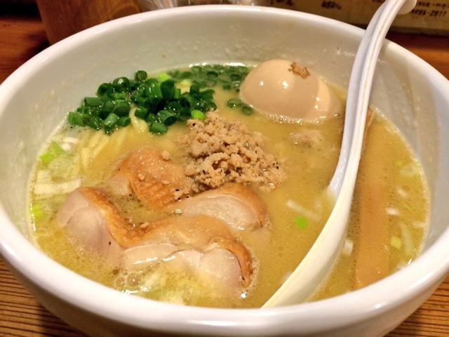 東京・池袋『鶏の穴』<br />