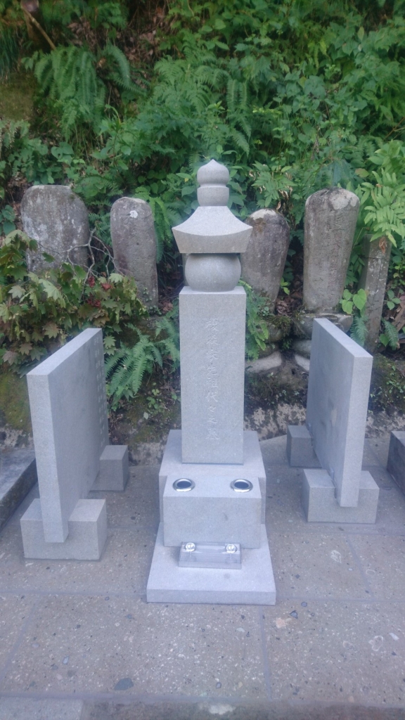 一石五輪塔