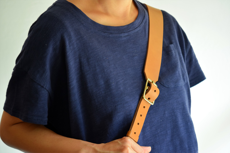 Washed-canvas-shoulder-bag-06.jpg
