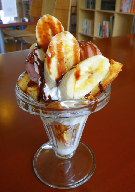 チョコワッフルパフェ