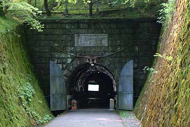 鯛生金山主坑道