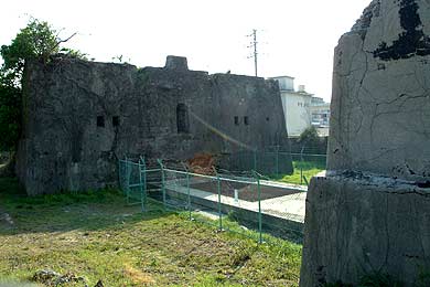万田坑第一竪抗櫓の基礎と竪抗の穴
