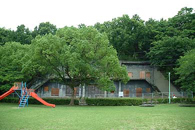 荒尾ニ造変電所跡