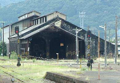 人吉機関車庫 人吉駅ホームから