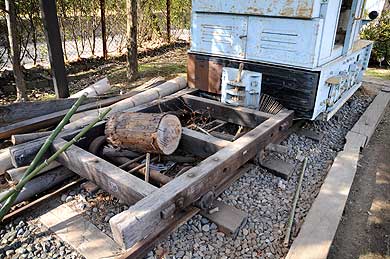 監物台樹木園に保存される森林鉄道の木製台車