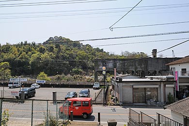三菱古賀山炭鉱 ホッパーとボタ山