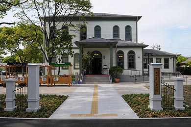 旧佐賀県警察部庁舎(さがレトロ館)