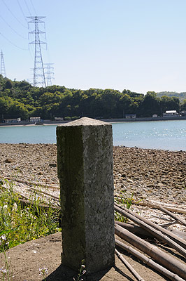 戸馳島灯台への道03