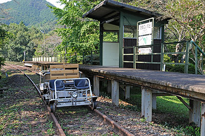 天岩戸駅のスーパーカート
