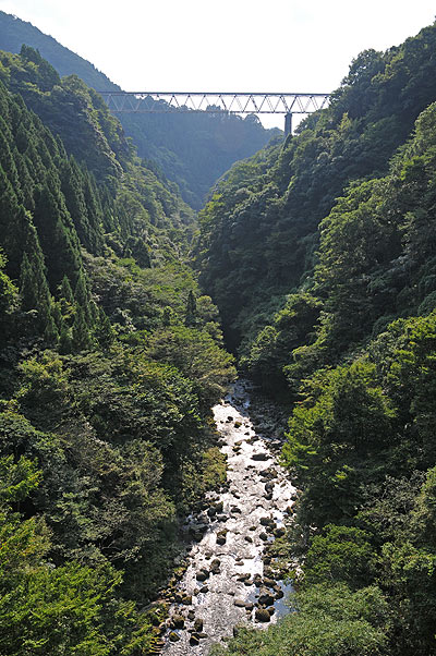 岩戸川と高千穂橋梁