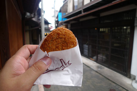 竹中肉店のコロッケ