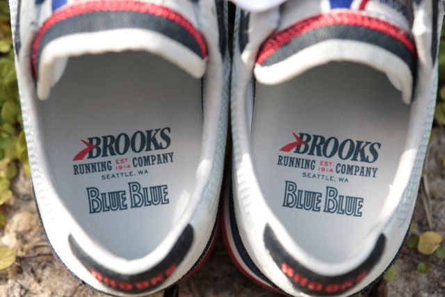 新品 BROOKS × BLUE BLUE CHARIOT ブルックス US9 ☆BROOKS×BLUE BLUE CHARIOT GREY INDIGOシューズ（メンズ