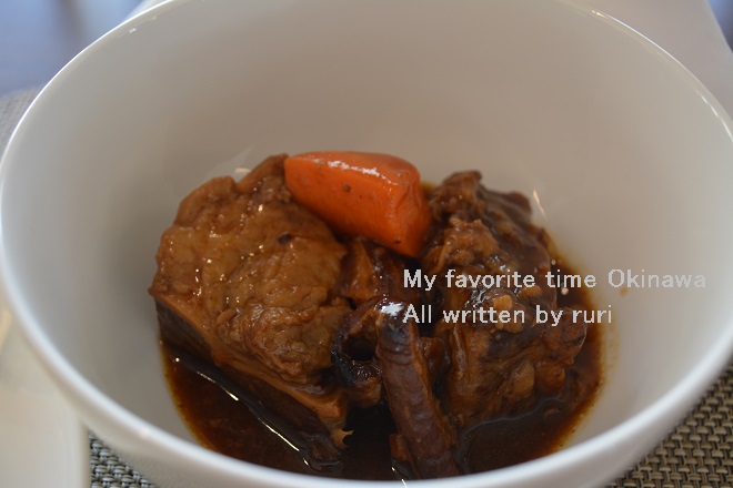 牛肉赤ワイン煮込み