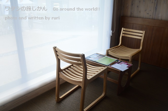 テーブルとイス
